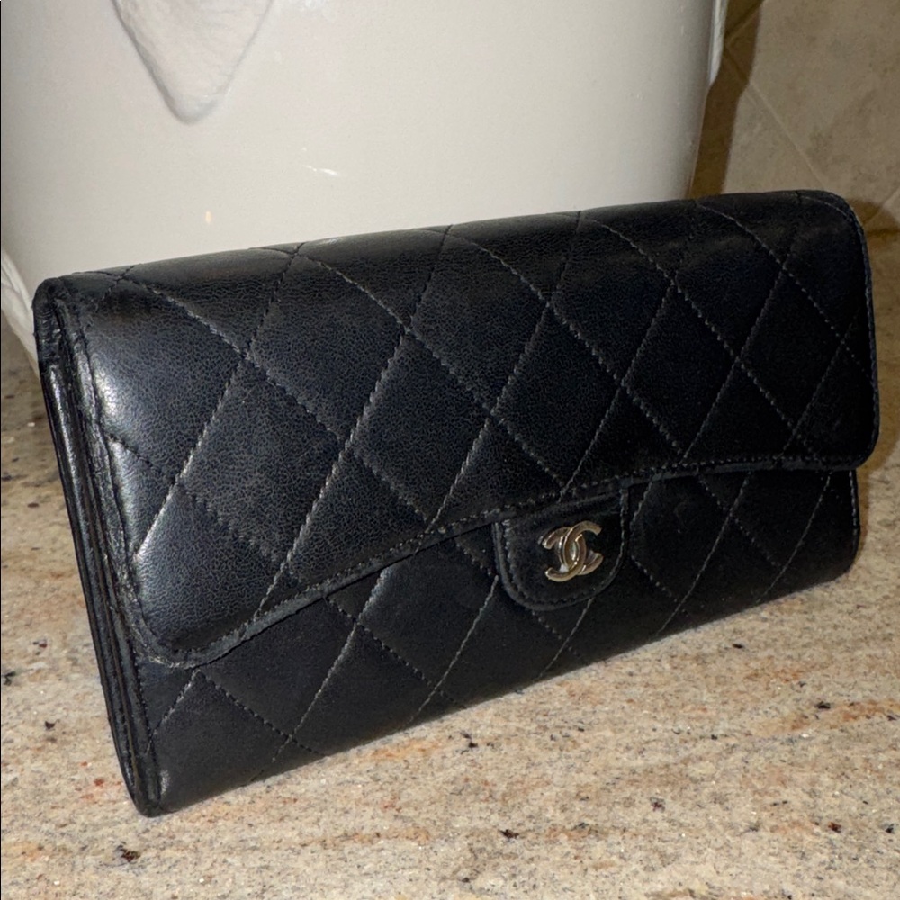 CHANEL Gusset Flap Leather Wallet - Picture 10 of 13